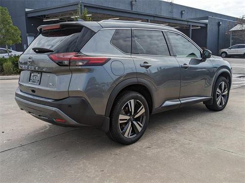 2022 Nissan Rogue SL