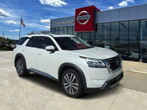 2022 Nissan Pathfinder Platinum 2WD