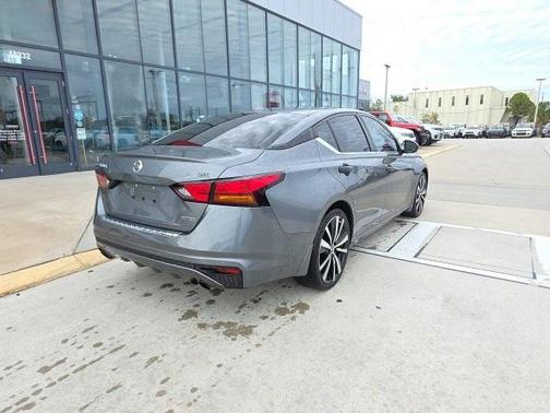 2021 Nissan Altima SR VC-Turbo FWD