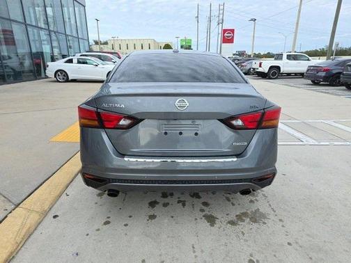 2021 Nissan Altima SR VC-Turbo FWD