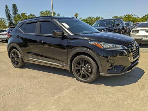 Super Black 2024 Nissan Kicks SR