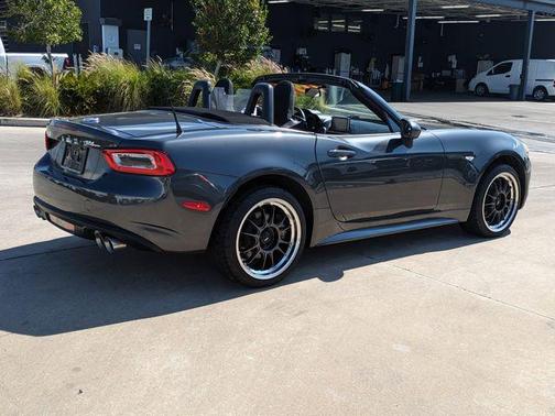 2018 FIAT 124 Spider Base