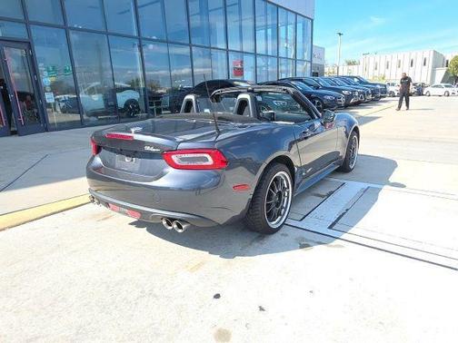 2018 FIAT 124 Spider Base