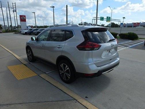 2020 Nissan Rogue SV
