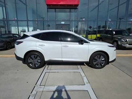 White Pearl 2025 Nissan Murano SL