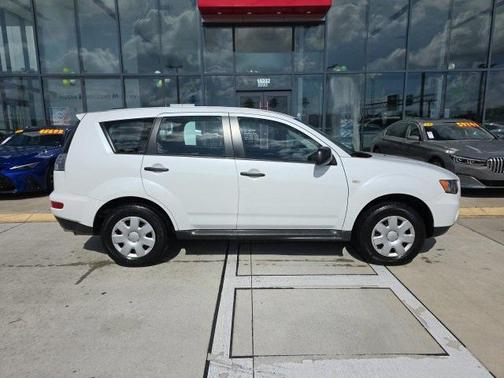 2010 Mitsubishi Outlander ES