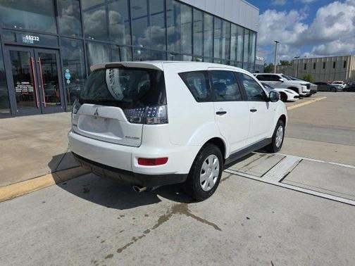 2010 Mitsubishi Outlander ES
