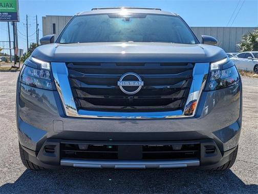2025 Nissan Pathfinder Platinum FWD