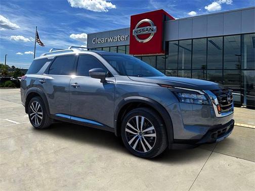 2025 Nissan Pathfinder Platinum FWD