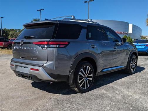 2025 Nissan Pathfinder Platinum FWD