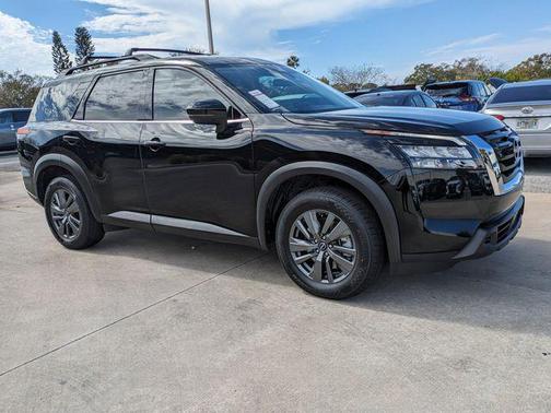 2023 Nissan Pathfinder SV FWD