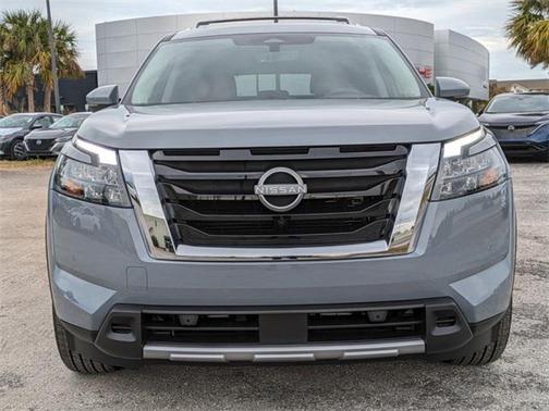 2025 Nissan Pathfinder Platinum FWD