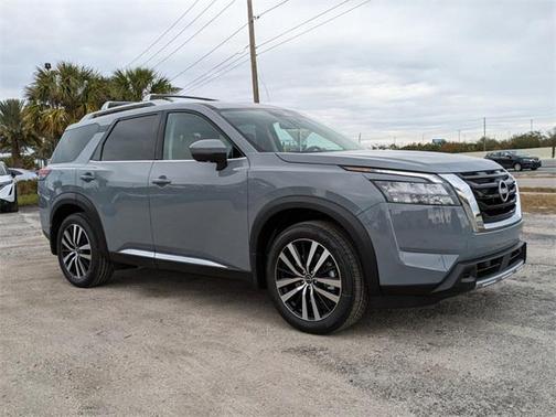 2025 Nissan Pathfinder Platinum FWD