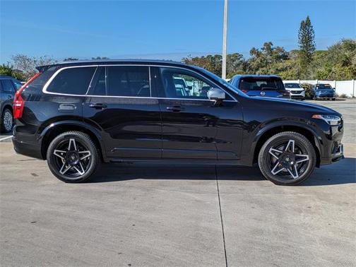 2016 Volvo XC90 Hybrid T8 R-Design