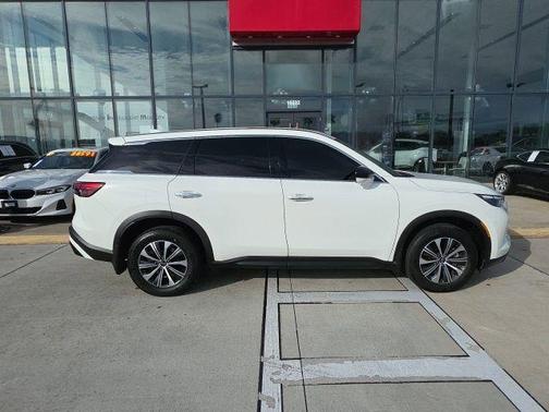 2025 INFINITI QX60 Pure