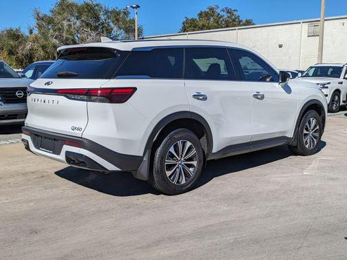 2025 INFINITI QX60 Pure