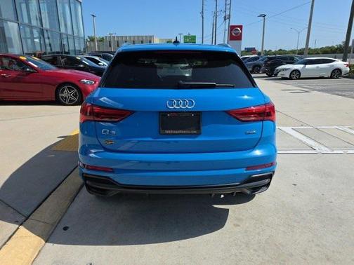2020 Audi Q3 45 S line Prestige