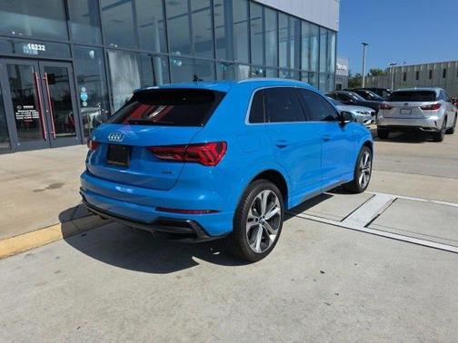 2020 Audi Q3 45 S line Prestige