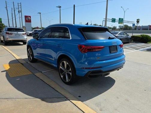 2020 Audi Q3 45 S line Prestige