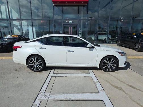 2021 Nissan Altima Platinum Intelligent AWD