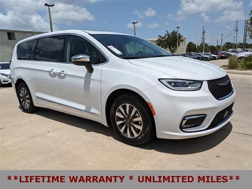 2023 Chrysler Pacifica Hybrid Limited