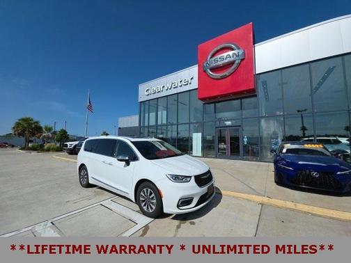 2023 Chrysler Pacifica Hybrid Limited