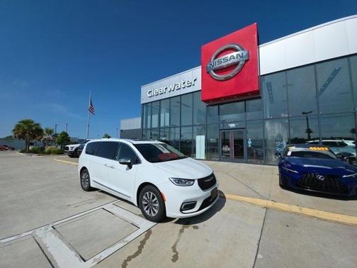 2023 Chrysler Pacifica Hybrid Limited