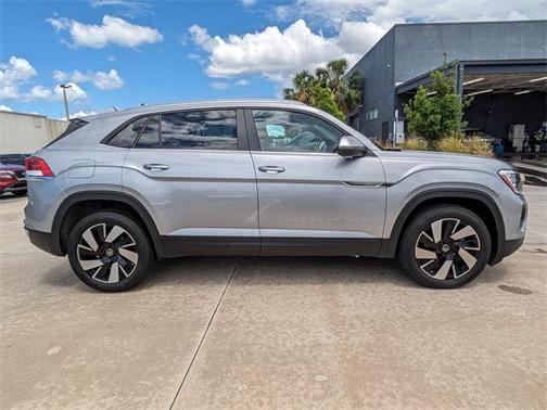 2024 Volkswagen Atlas Cross Sport 2.0T SE w/Technology 4MOTION
