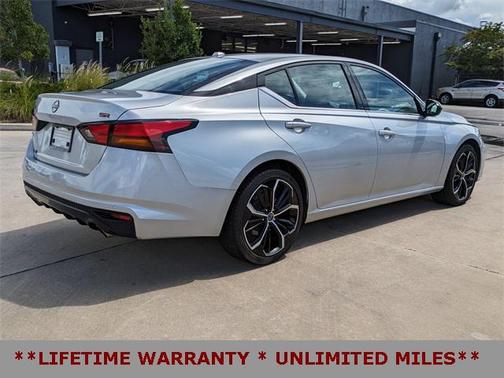 2023 Nissan Altima SR FWD