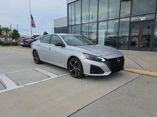 2023 Nissan Altima SR FWD