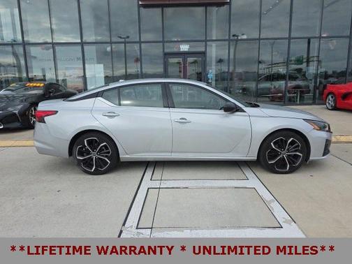 2023 Nissan Altima SR FWD