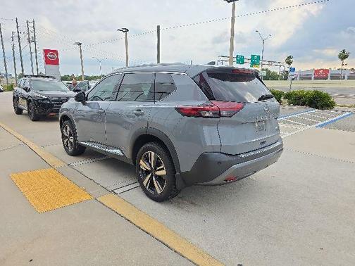 Boulder Gray Pearl 2023 Nissan Rogue SL