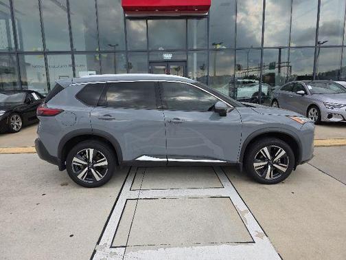 Boulder Gray Pearl 2023 Nissan Rogue SL