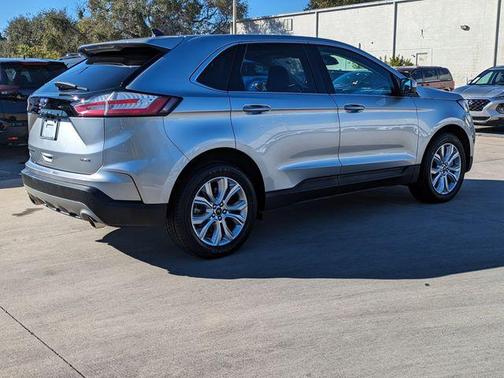 2023 Ford Edge Titanium