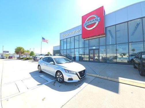 Brilliant Silver Metallic 2022 Nissan Altima 2.5 SV