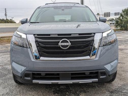 2025 Nissan Pathfinder Platinum FWD