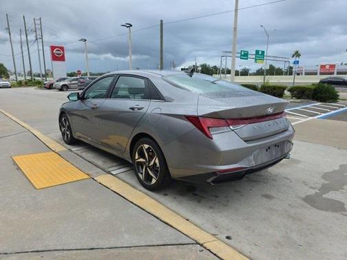 2023 Hyundai ELANTRA HEV Limited