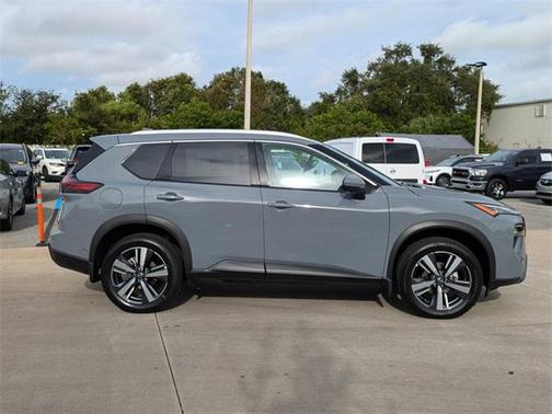 2025 Nissan Rogue SL