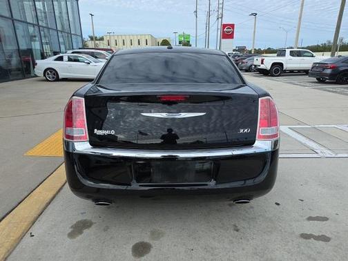 2012 Chrysler 300 Limited
