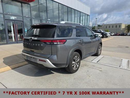 2023 Nissan Pathfinder SL FWD