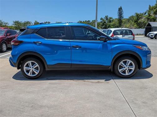 2025 Nissan Kicks S