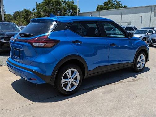 2025 Nissan Kicks S