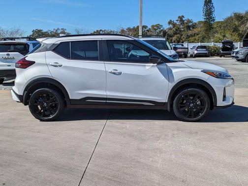 2024 Nissan Kicks SR