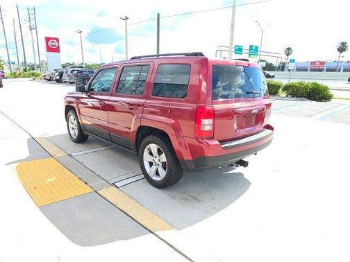 Deep Cherry Red Crystal Pearlcoat 2017 Jeep Patriot Latitude