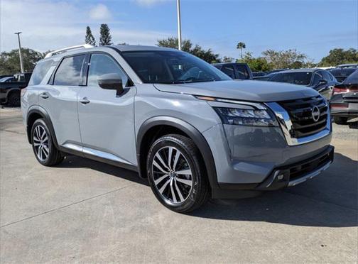 2025 Nissan Pathfinder Platinum FWD