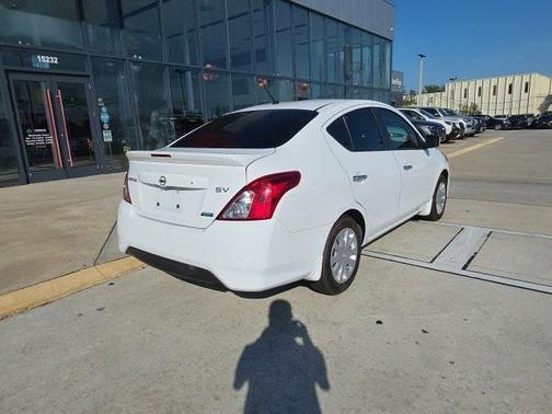 2015 Nissan Versa 1.6 SV