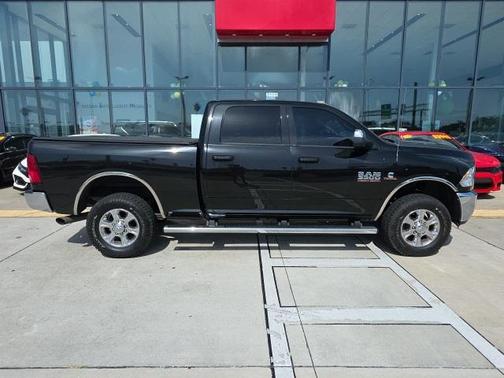 2018 RAM 3500 Tradesman Crew Cab 4x4 6'4' Box
