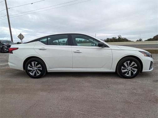 2025 Nissan Altima S FWD