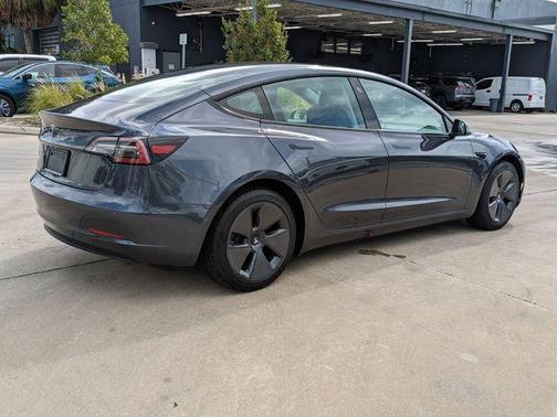 2022 Tesla Model 3 Standard Range