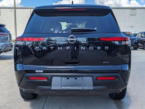 2026 Nissan Pathfinder S